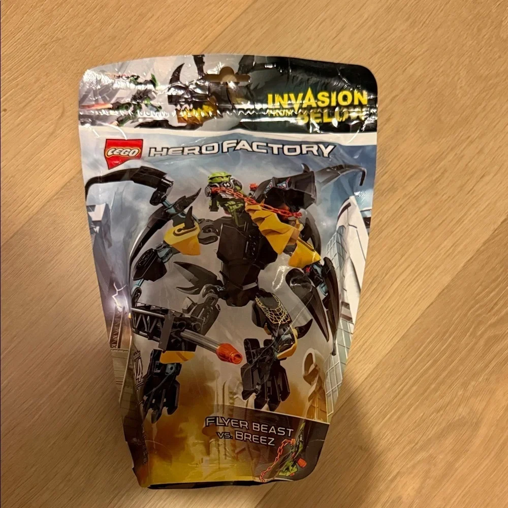 Lego hero factory invasion from below flyer beast versus breez set 44020 new